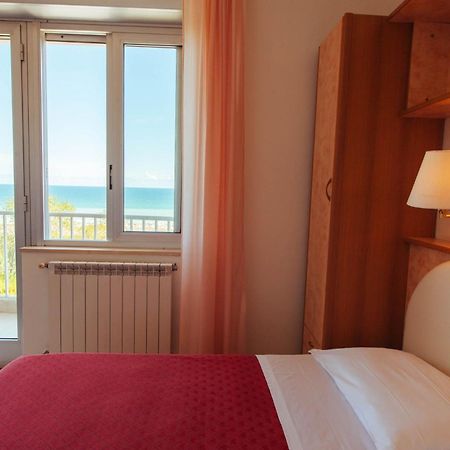 Hotel Perrozzi Васто Номер фото