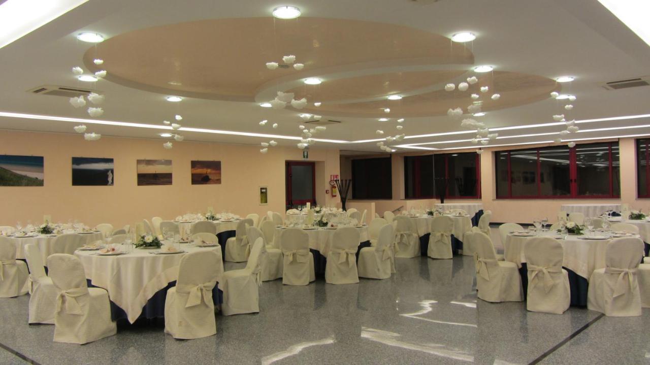 Hotel Perrozzi Васто Экстерьер фото