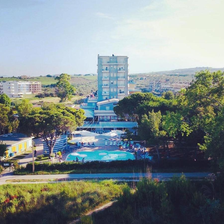 Hotel Perrozzi Васто Экстерьер фото