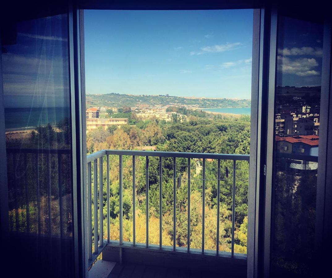 Hotel Perrozzi Васто Экстерьер фото